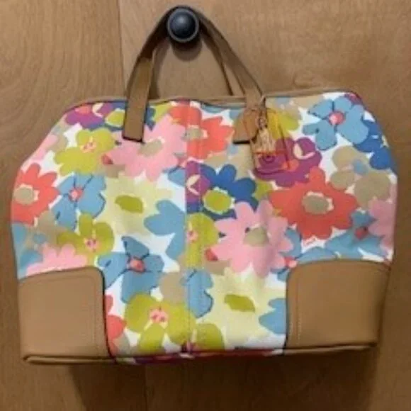 Coach Floral Canvas Tote VVGUC - Picture 2 of 6